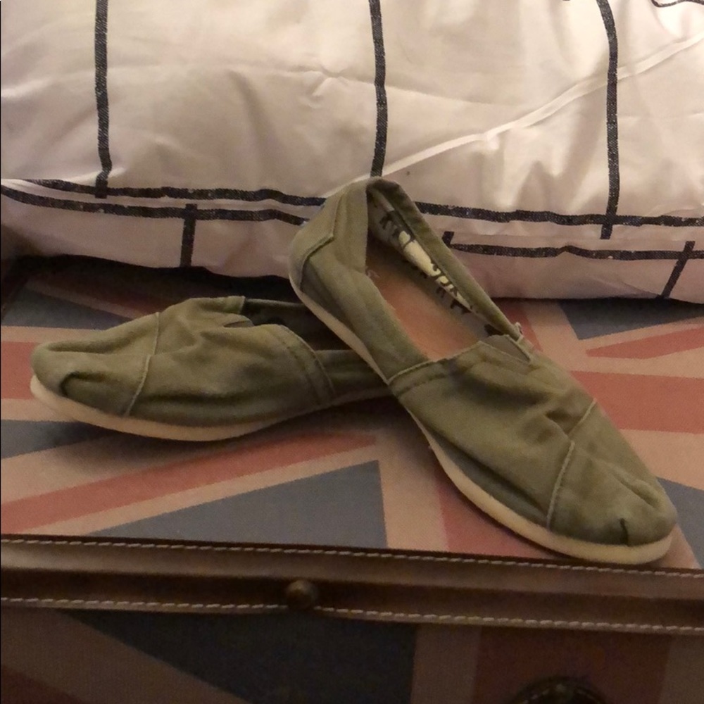 Olive Green Toms